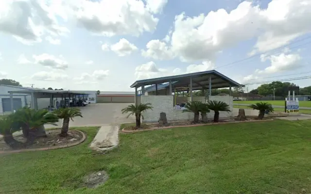North Wave Dog Wash in Victoria, TX