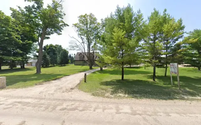 K-9 Bed & Bath in Fenton, MI
