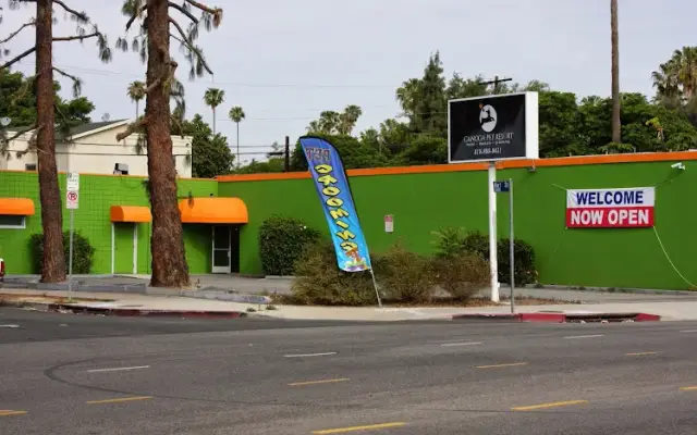 Canoga Pet Resort in Canoga Park, CA
