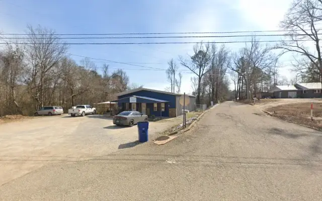 Paw Pardise LLC in Fulton, MS