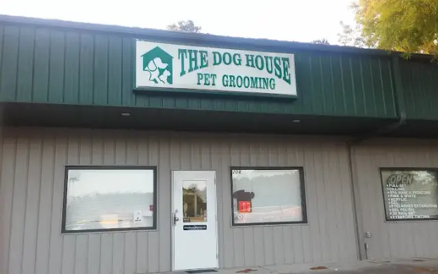 Dog House in Manning, SC