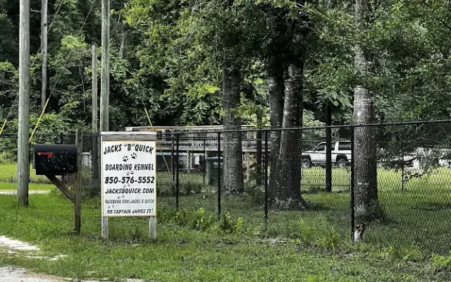 Jack's B Quick Boarding Resort in Crawfordville, FL