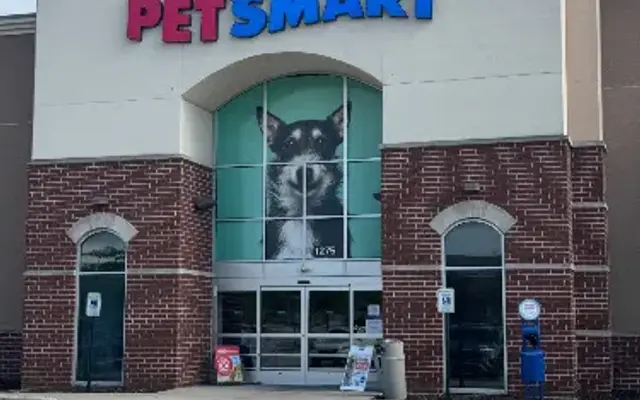 PetSmart in Pewaukee, WI