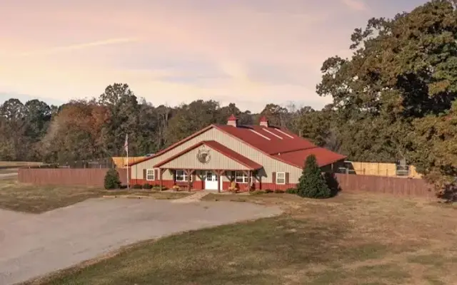 Top Line Pet Resort in Hodges, SC