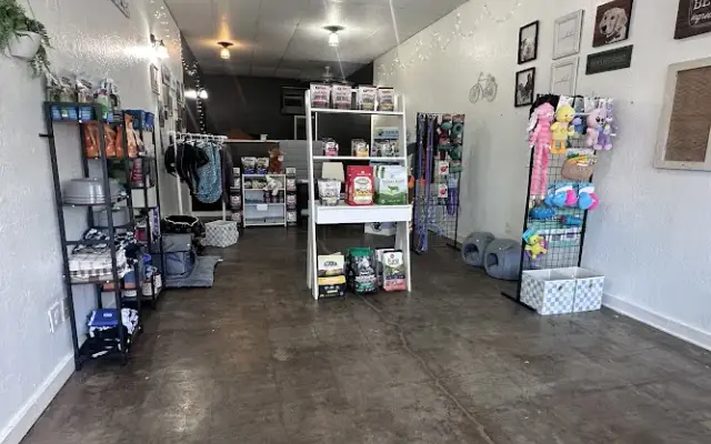 Pawtopia Pet Grooming in Grove, OK