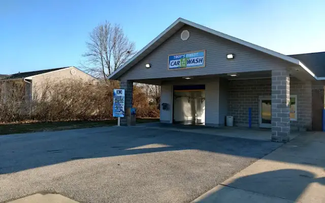 Troy's Finest Car & Pet Wash in Troy, IL