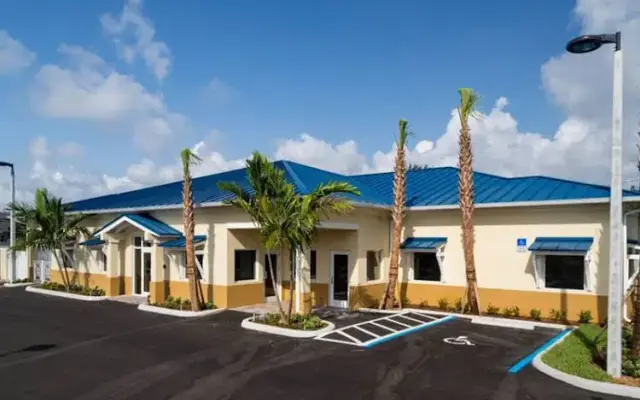 Colonial Gateway Veterinary Center in Boynton Beach, FL