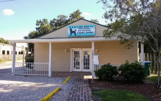 A Groom Above in Lake City, FL