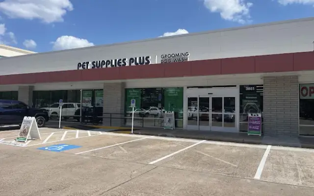 Pet Supplies Plus Houston (Braes Heights) in Houston, TX