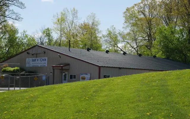 Bark 'N' Town Pet Resort and Day Spa in Ingleside, IL