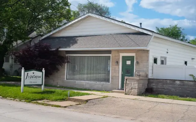 J's Petspaw in Sullivan, IL