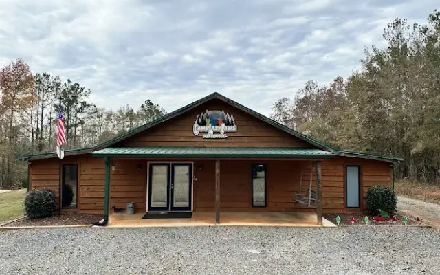 Camp Lazy Paws Pet Resort in Jeffersonville, GA