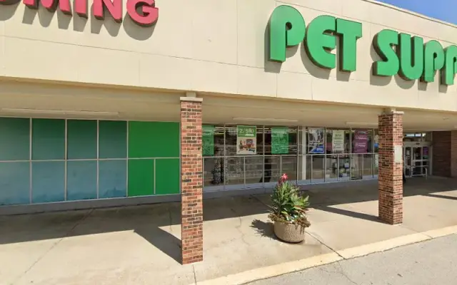 Pet Supplies Plus Chicago Grooming in Chicago, IL