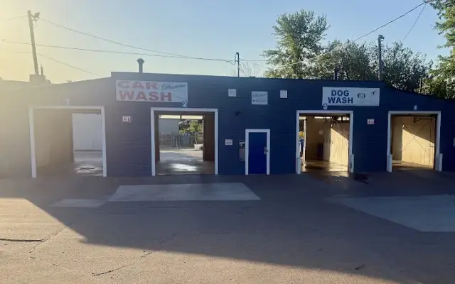 Bubbles Car and Dog Wash in Davenport, IA