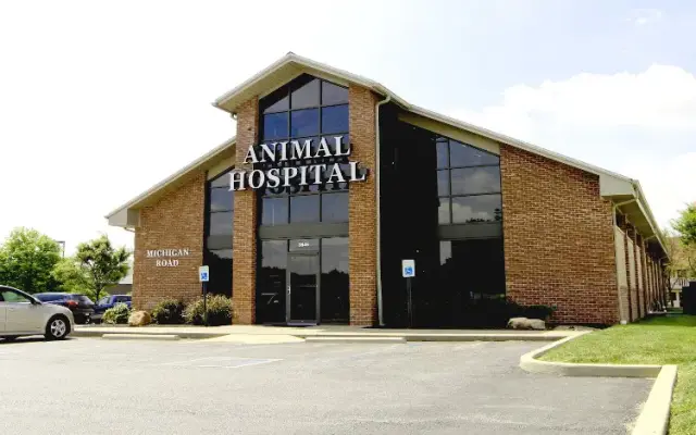 Michigan Road Animal Hospital at 96th Street in Indianapolis, IN