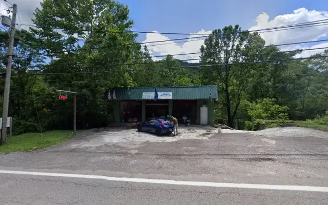 Wags & Whiskers Pet Grooming and Boarding in Madison, WV