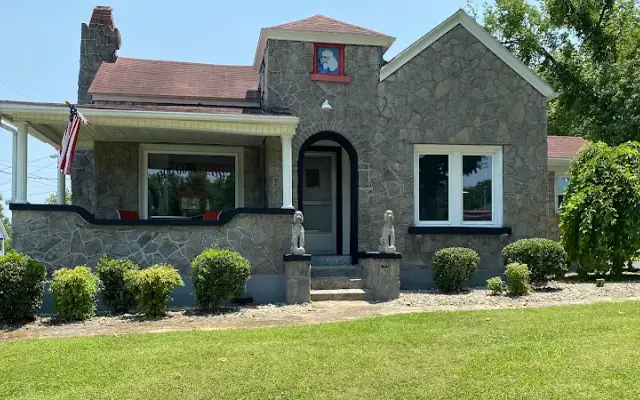 Dog Gone Classy in Columbia, KY