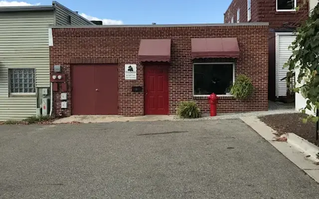 Petropolis Pet Grooming Salon in Rockford, MI
