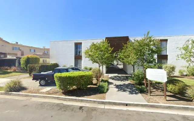 Fuzzy Wuzzy Pet grooming & House Sitter in Studio City, CA