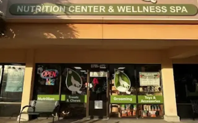 Earthwise Pet Nutrition Center & Wellness Spa with GROOMBAR in Oldsmar, FL