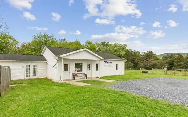 Mystic Pet Resort in Luray, VA