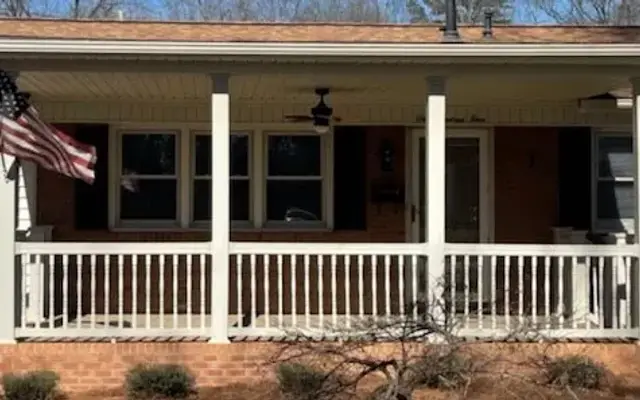 Cozy K9 Shack in Mt Holly, NC