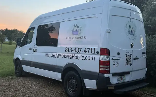 Woof & Whiskers Mobile Grooming in Dover, FL