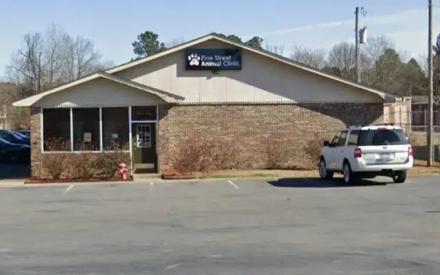 Pine Street Animal Clinic in Cabot, AR