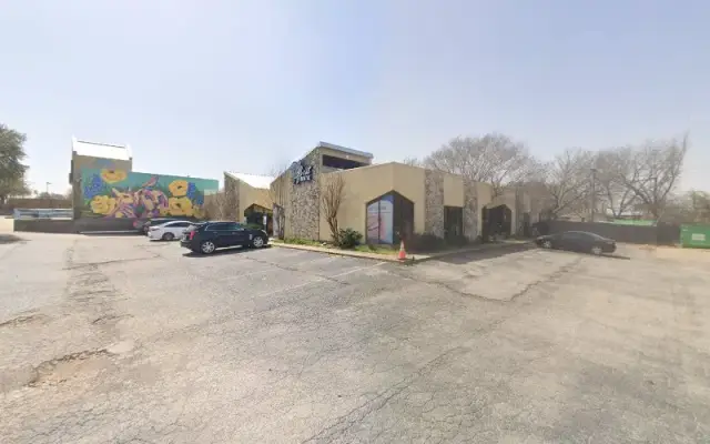 Coats & Tails in Fort Worth, TX