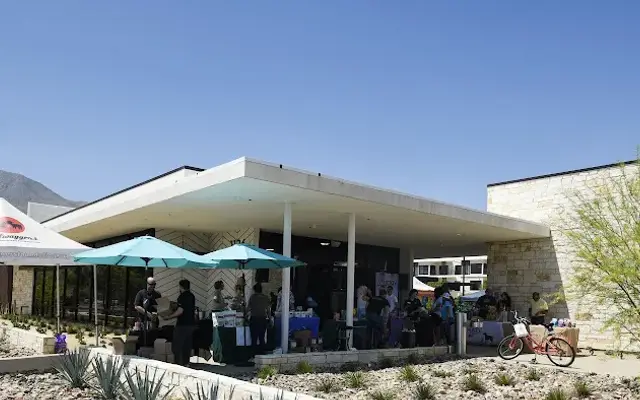 Tailwaggers Pet Food & Supplies, Pet Boarding, Doggie Daycare and Grooming in Palm Springs, CA