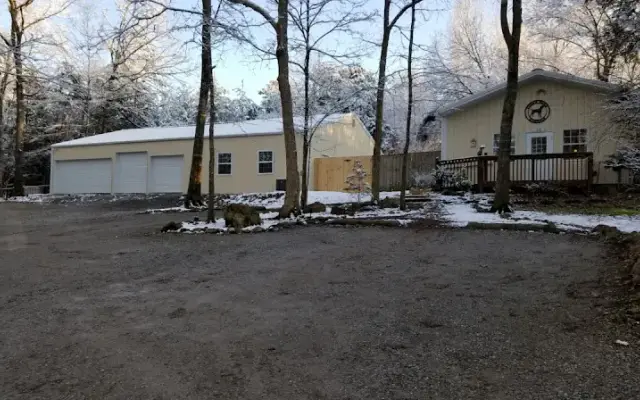 Cedar Bend Kennels in Knoxville, TN