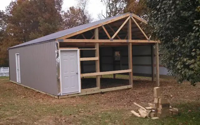 Bella's Kennels & Cuts in Boonville, IN