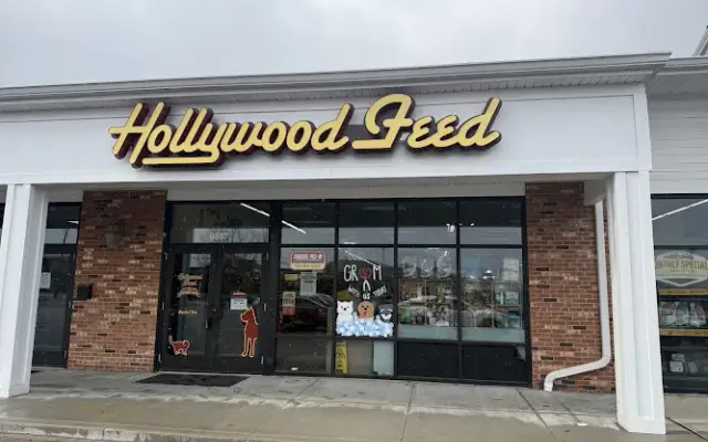 Hollywood Feed in Cincinnati, OH
