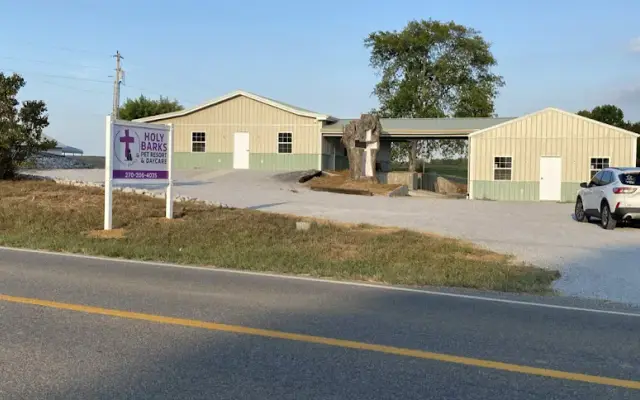 Holy Barks Pet Resort & Daycare, LLC in Cadiz, KY