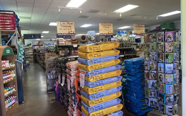 Whole Pets Market in Dripping Springs, TX