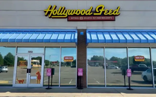 Hollywood Feed in Oakland, TN