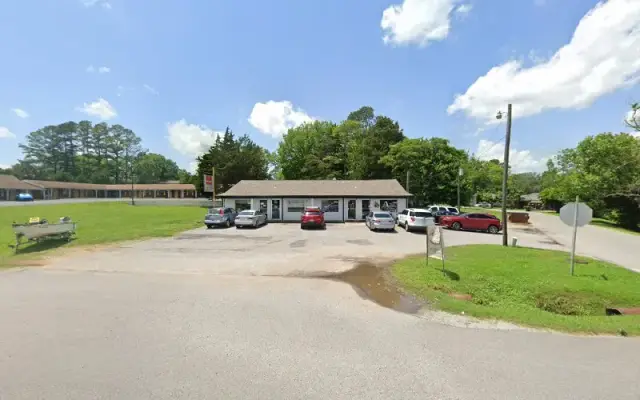 Scissors and Suds in Athens, AL