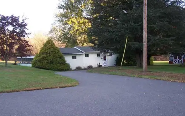 Aladdin Kennels in Hampton, NJ