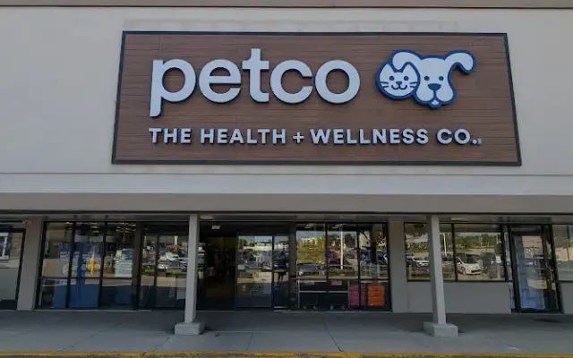 Petco in Lake Zurich, IL