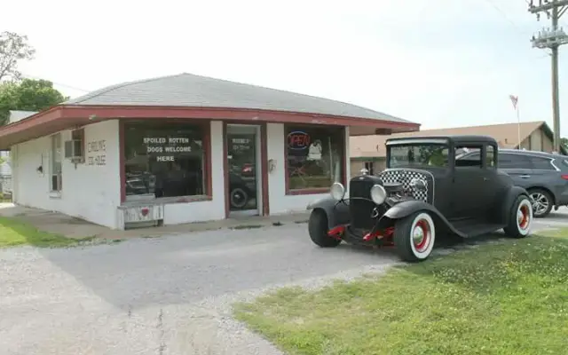 Carolyn's Dog House in Dewey, OK