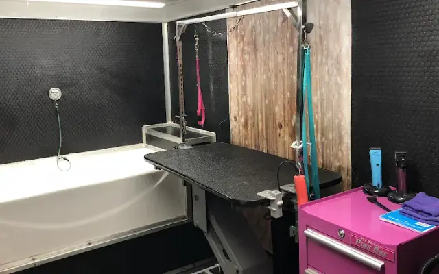 Barking Mad Mobile Grooming LLC in Sykesville, MD