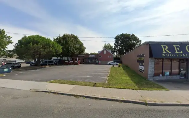 Doggie Style GROOMING SALON in Copiague, NY