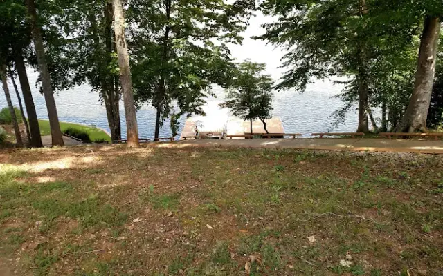 Paws By The Lake in Eatonton, GA