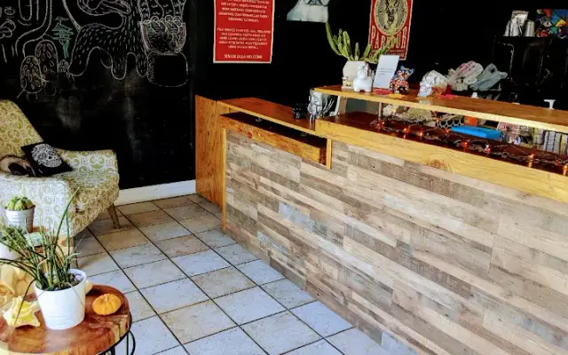 Roxy's Pooch Parlour in Van Nuys, CA