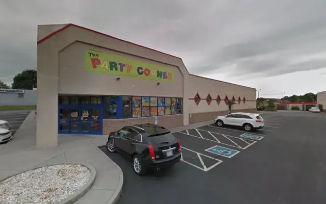 Pet Supplies Plus Johnson City Grooming in Johnson City, TN