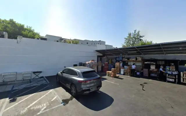 Blue Diamond Pets in Van Nuys, CA