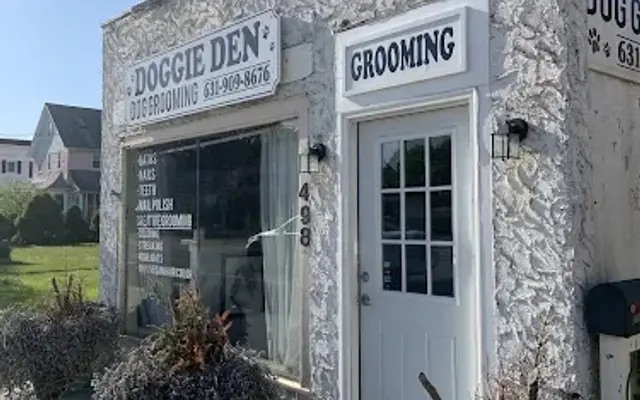 Doggie Den in Eastport, NY