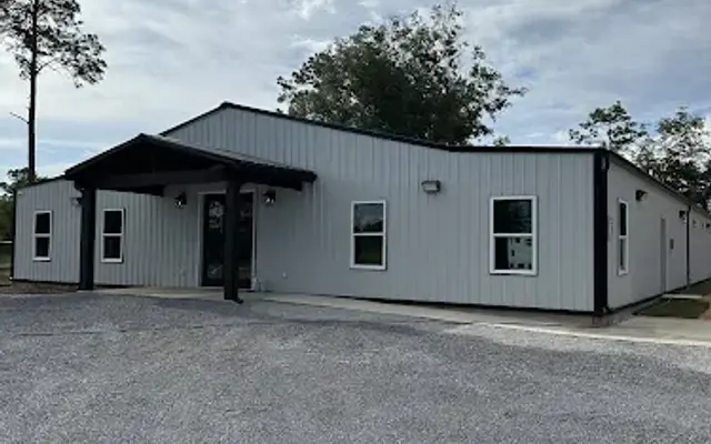 Paw Barn Pet Resort in Chipley, FL