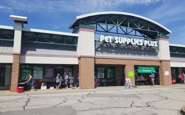 Pet Supplies Plus Oakville in St. Louis, MO