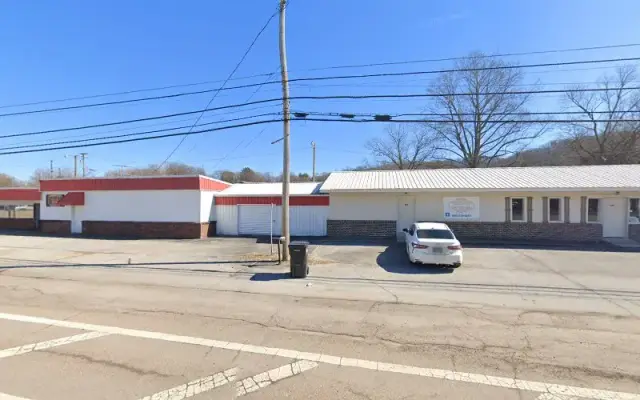 Dogs Days Inn Grooming & Spa in Clinton, TN